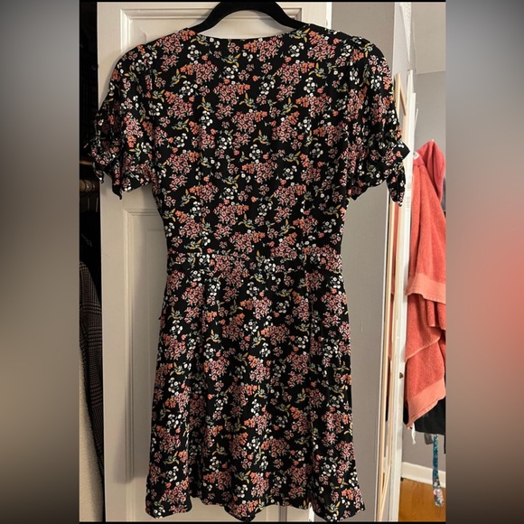 The Loft Floral Romper - Picture 3 of 5